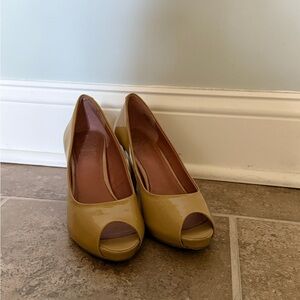 Vince Camaro Yellow high heels